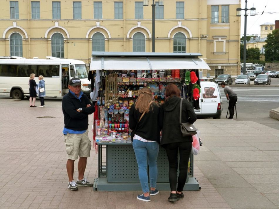Власти Петербурга готовят запуск нового проекта для поддержки производителей сувениров
