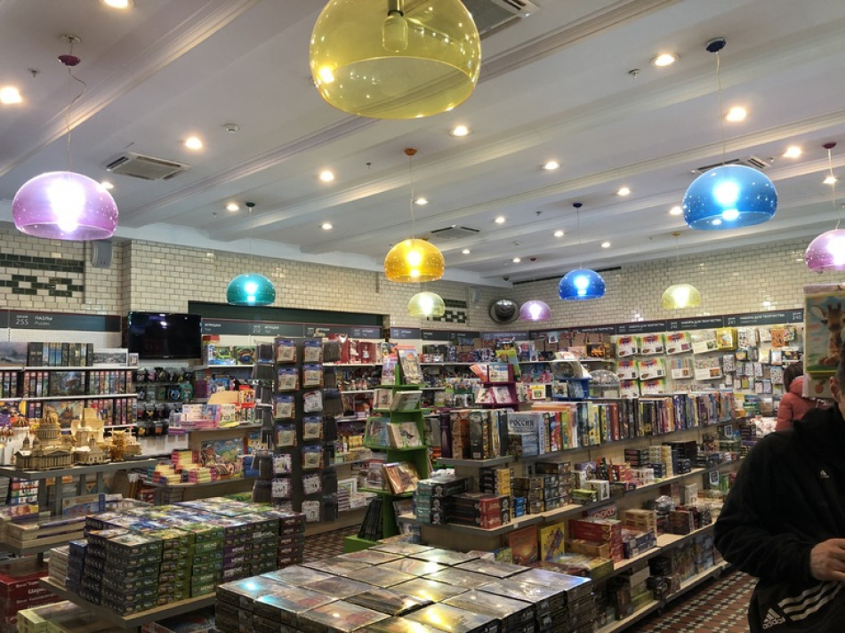 Виктор Пелевин выпускает новый роман A Sinistra в сентябре 2025