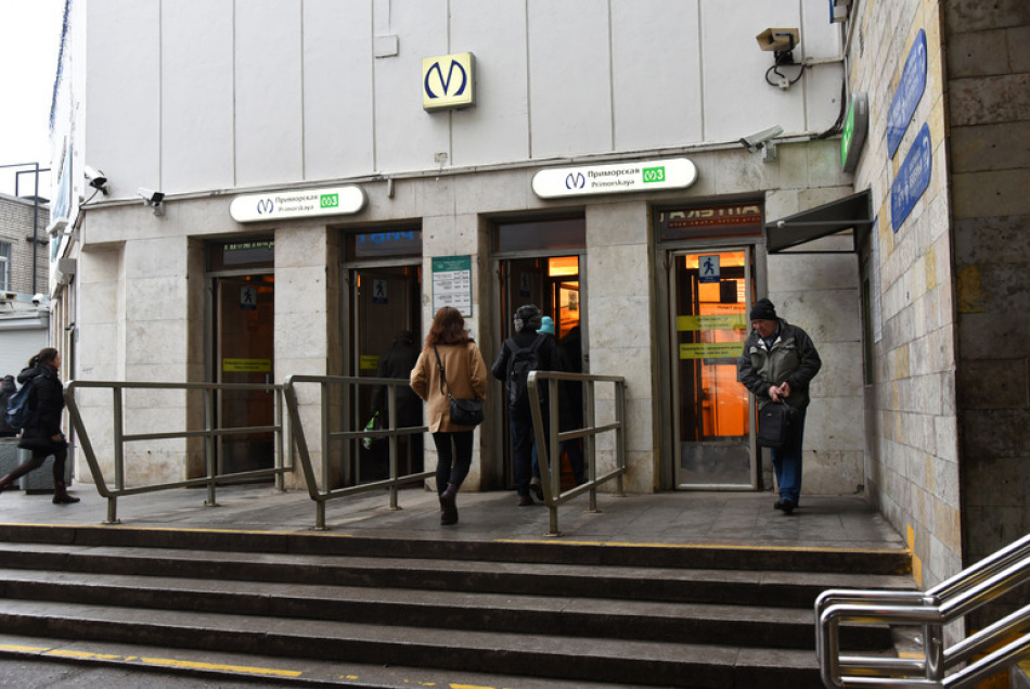 Забор у ТЦ на Приморской останется до весны 2026 года