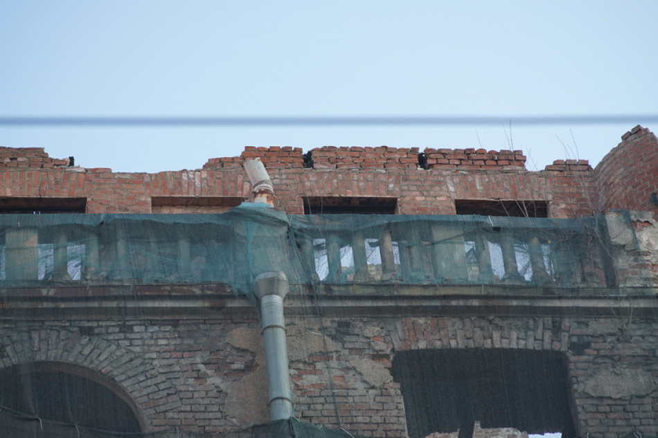 Заброшенное здание на Фонтанке вновь стало целью незваных гостей