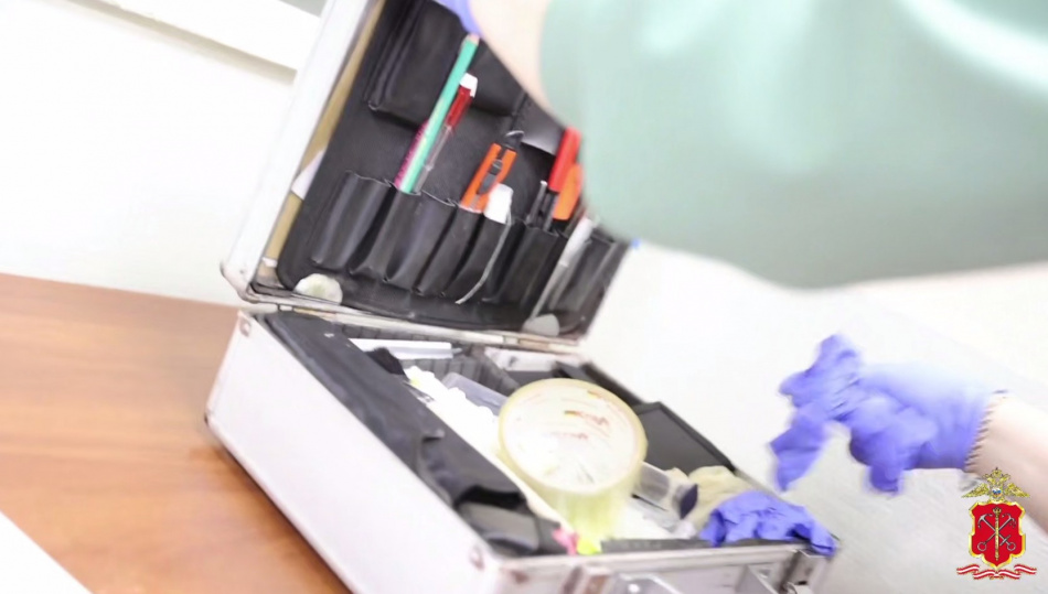 В Ленобласти полиция провела масштабный рейд в промзоне и нашла наркотики у мигранта