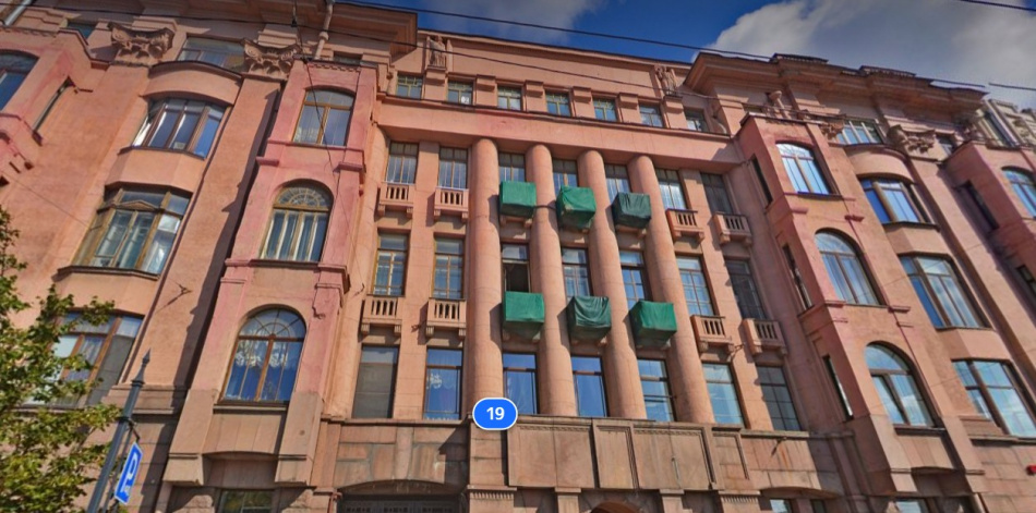 В доме из фильма «Брат» на Добролюбова ведутся опасные работы в подвале