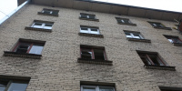 В Красном Селе мужчина бросил бутылку из окна и ранил мальчика