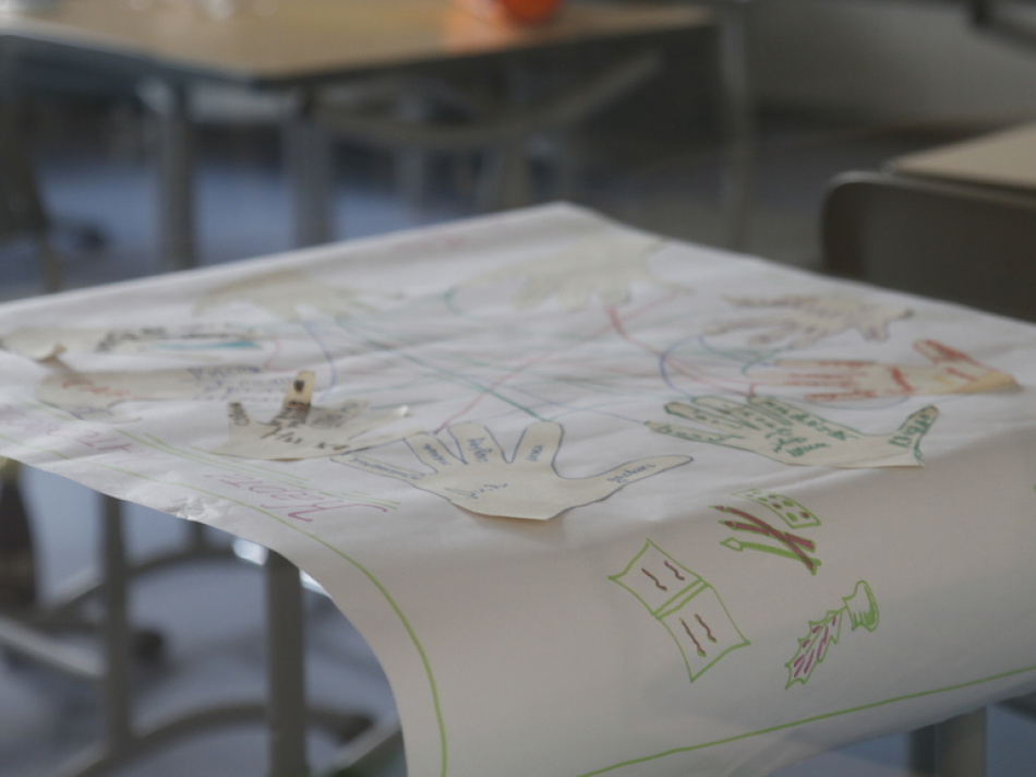 В Петербурге показали плакат к 80-летию школы реставрации