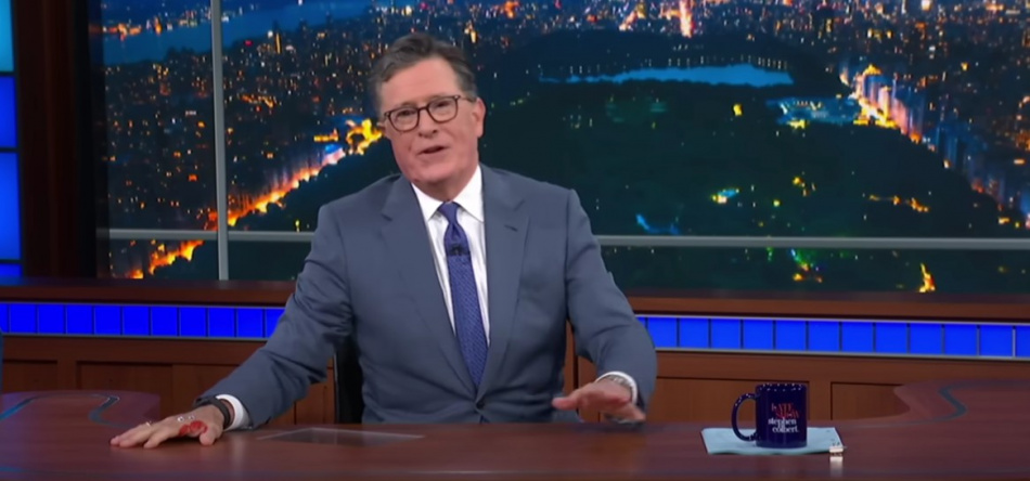 Позднее шоу со Стивеном Колбертом впервые отмечено премией Эмми