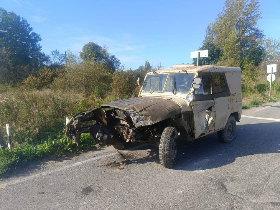 На железнодорожном переезде под Приозерском произошло ДТП с поездом
