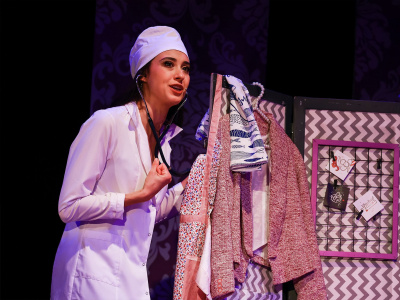 Фото Спектакль Пила вино и хохотала. Красное Фото Спектакль Пила вино и хохотала. Красное