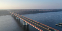 Движение на Ладожском мосту ограничат из-за ремонта покрытия