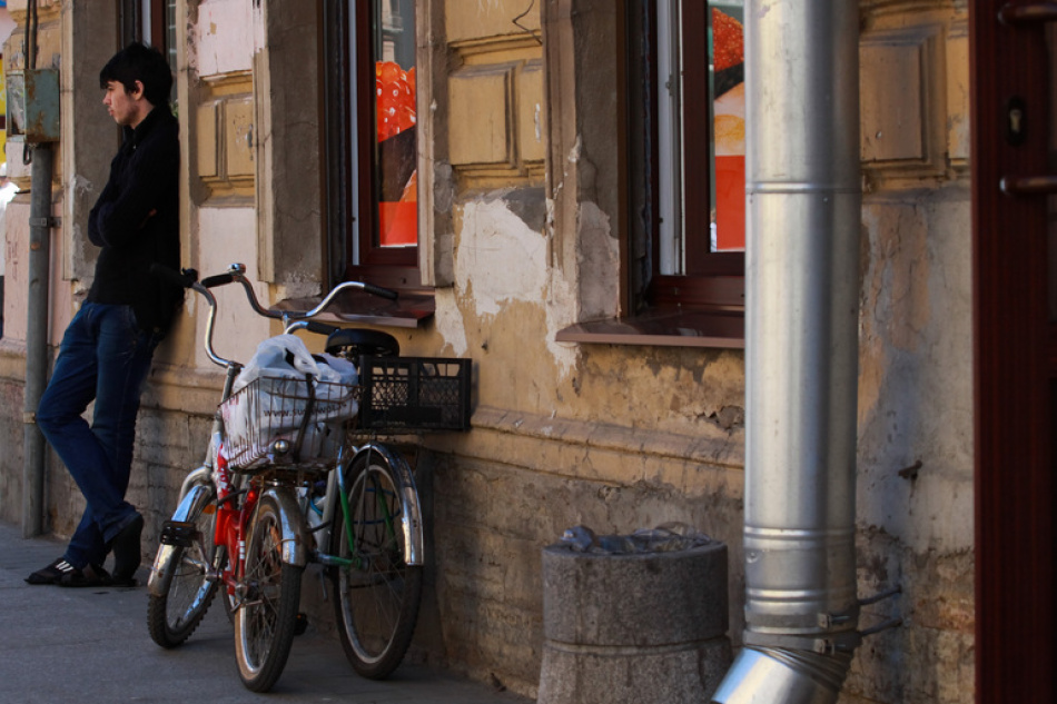 В Невском районе рецидивист срезал замок и похитил велосипед ради легких денег