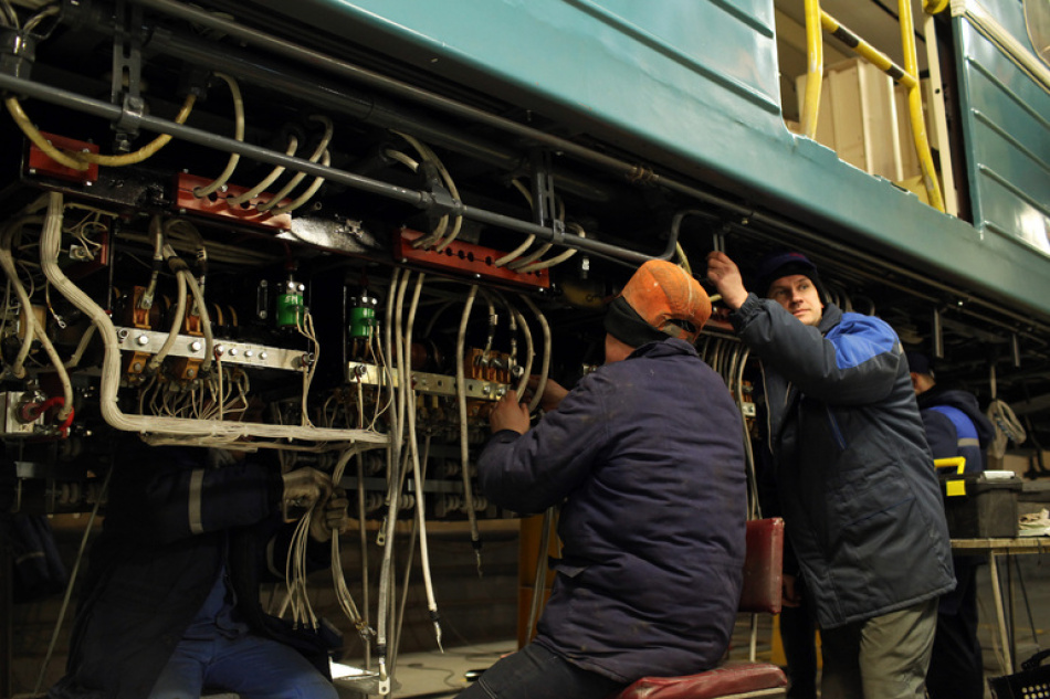 Прокуратура выявила серьезные нарушения на вагоноремонтном заводе в Волховстрое