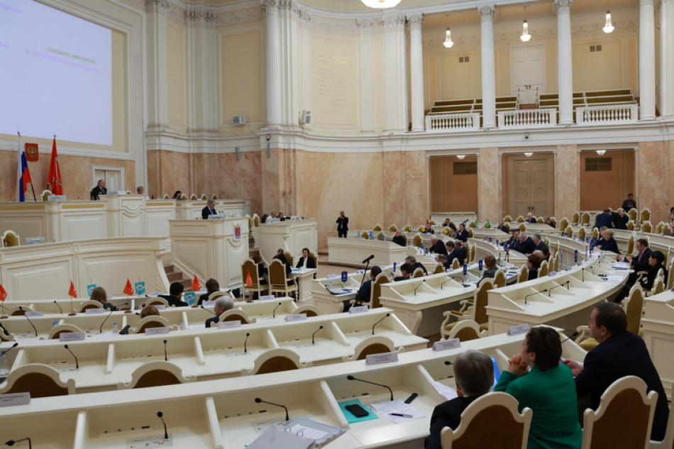 Депутаты ЗакСа рассмотрят инициативы прокуратуры по защите прав детей и открытости власти