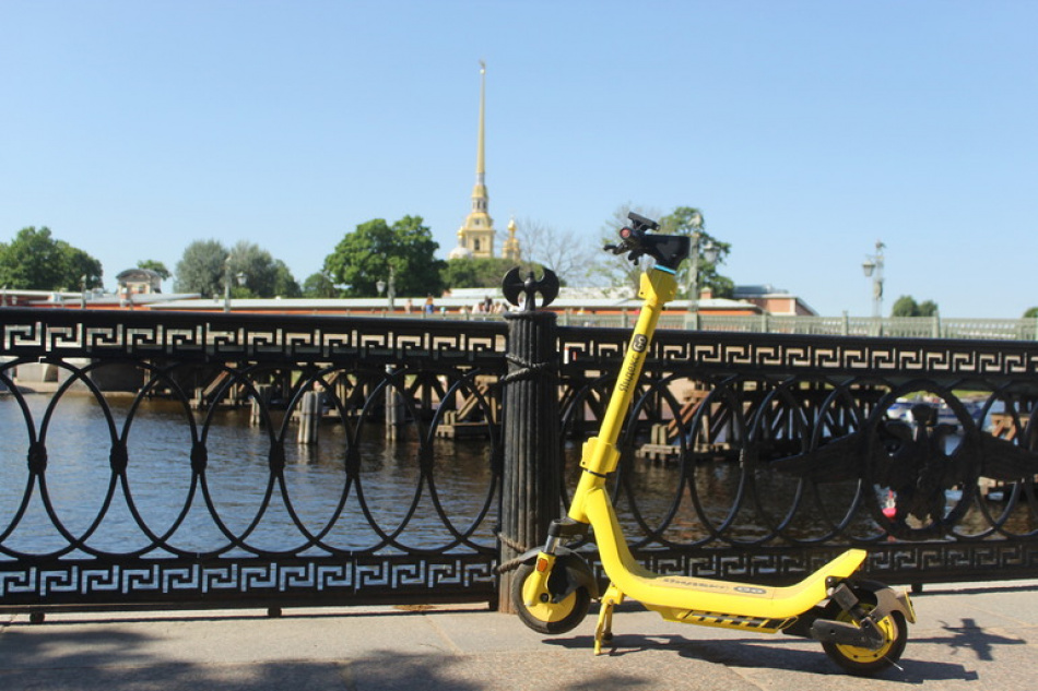 В Петербурге за неделю оштрафовали свыше тысячи самокатчиков