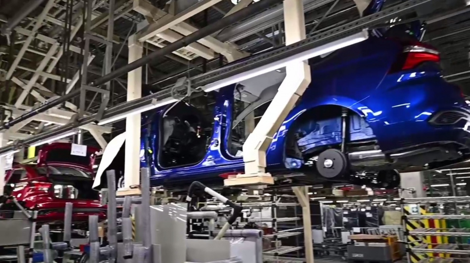 В Петербурге начался выпуск автомобилей LADA Iskra на местном заводе