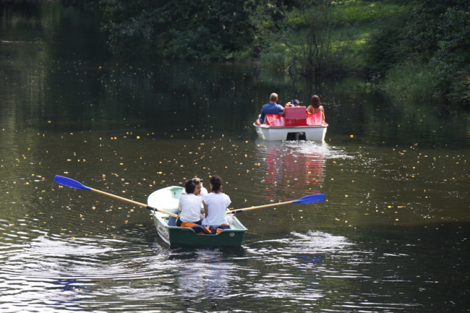 Тысячи петербуржцев посетили фан-зону Интервидения на Елагином острове