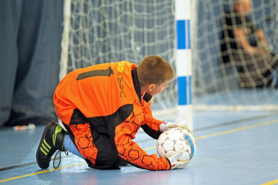 Юные футболисты Петербурга собрали 445 тысяч рублей для больных детей