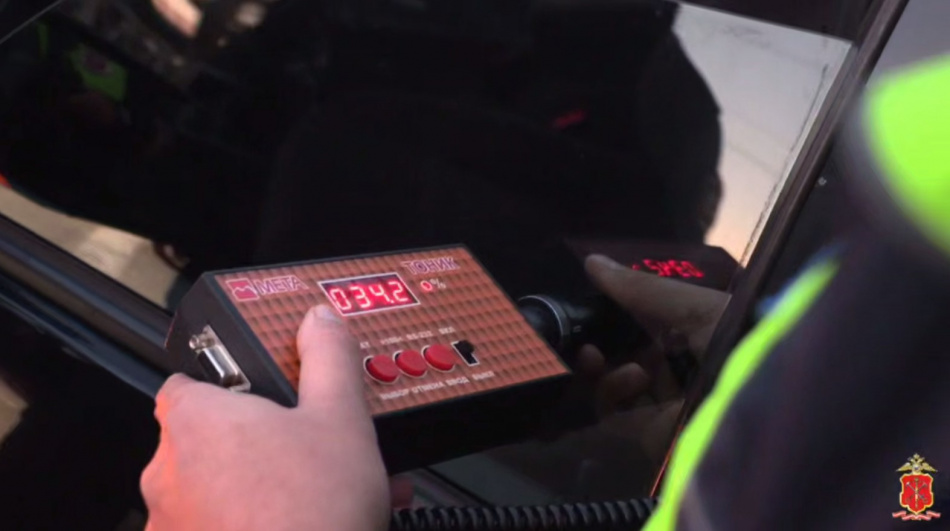 Масштабная проверка на дорогах Васильевского острова выявила десятки нарушителей