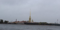 Циклон поднимает воду в Неве