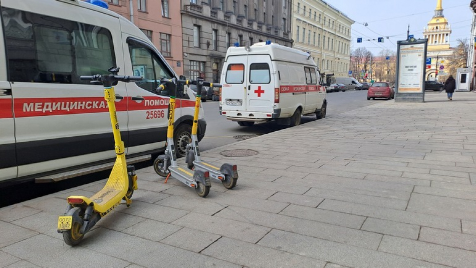 В Приморском районе подросток на электросамокате попал в больницу