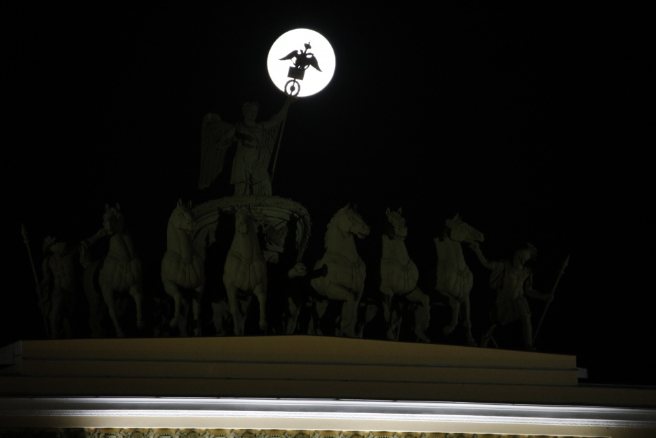 Российские исследователи нашли на Луне двадцать новых гравитационных зон