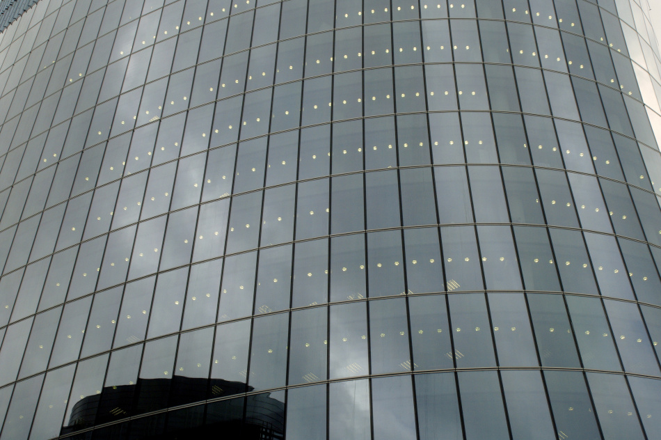 Государство претендует на бизнес-центр у метро в Петербурге