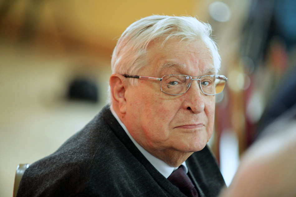 Постановка с Фрейндлих и Басилашвили исчезает из афиши БДТ