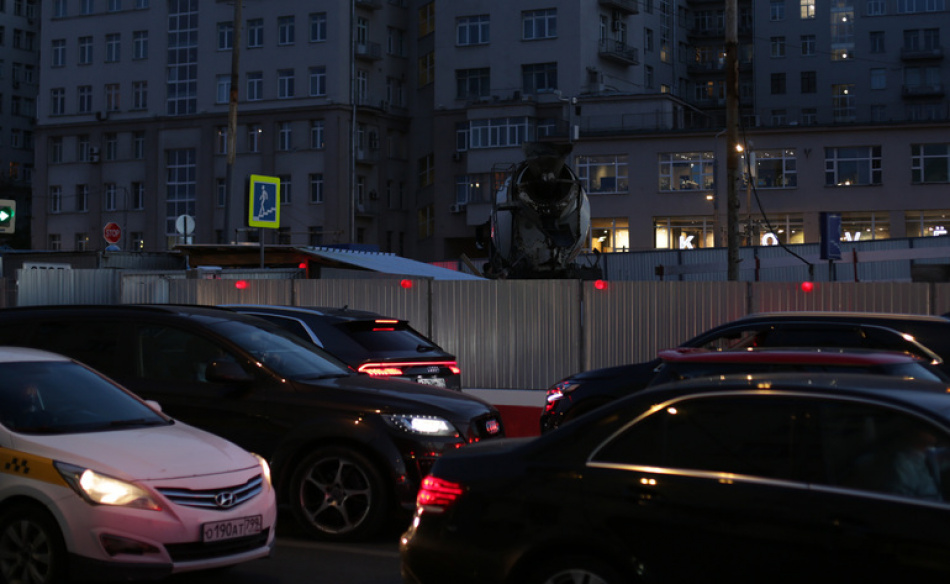 Вечерние заторы парализовали движение на юге Петербурга