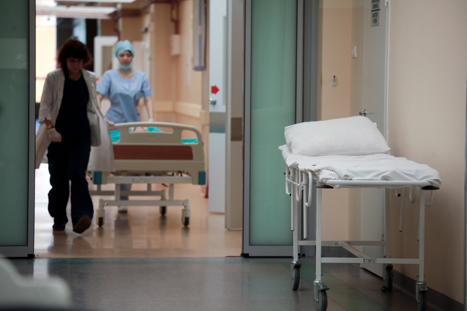 В центре Петербурга школьник получил ранение во время игры с ножом