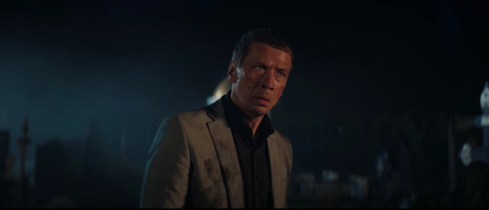 Андрей Мерзликин удивил поклонников снимками с новой экранной семьей