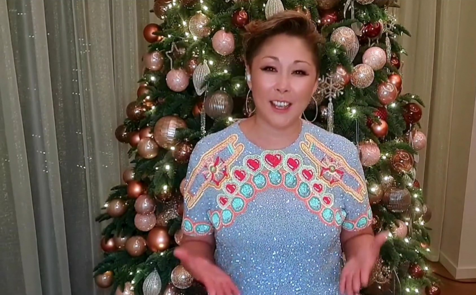 Анита Цой удивила поклонников роскошным автодомом в честь годовщины брака