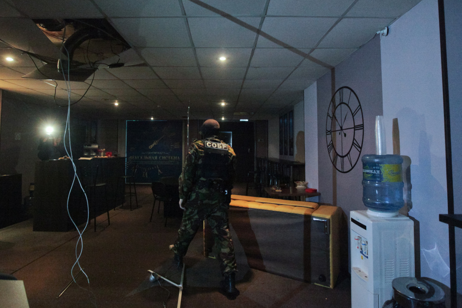 В Петербурге трое мужчин предстанут перед судом за организацию подпольного покерного клуба