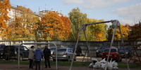 В Петербурге следователи разбираются в конфликте мужчины с ребенком на детской площадке