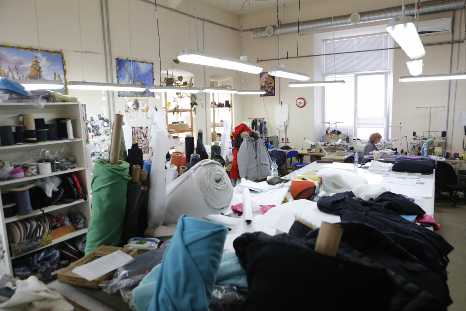 Какие цвета и стили выбирают для осени 2025 мировые дизайнеры