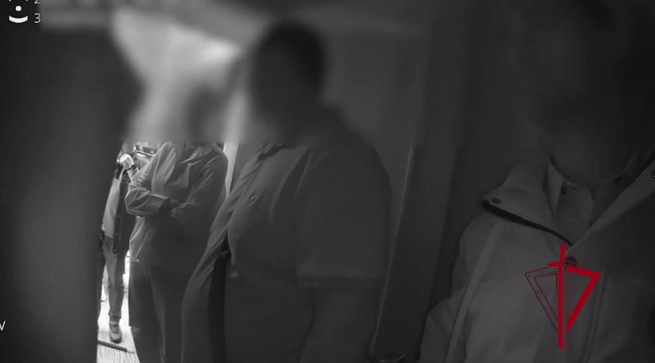 Во Всеволожске силовики накрыли нарколабораторию в частном доме с теплицей