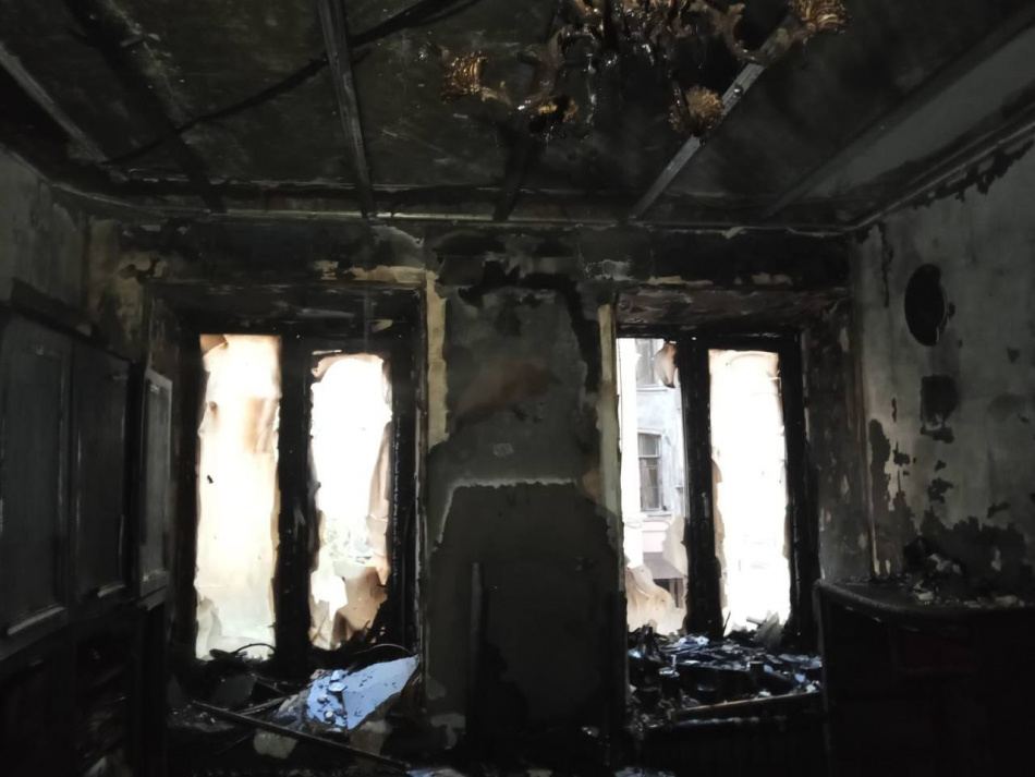 Прокуратура взяла на контроль расследование пожара в доме на Лахтинской улице