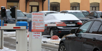 В Петербурге мошенники придумали новую схему обмана с установкой шлагбаумов во дворах
