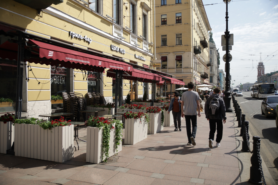 С октября в Петербурге изменятся налоговые условия для гостиниц и кафе