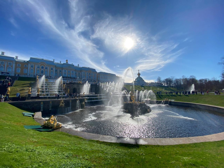 Сезон фонтанов в Петергофе продлен до начала ноября