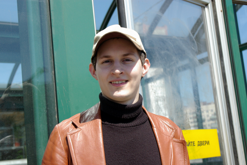 Павел Дуров навестил казахстанскую школу для талантливых подростков