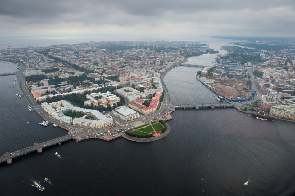 Работы на Дворцовом мосту идут быстрее плана и почти завершены