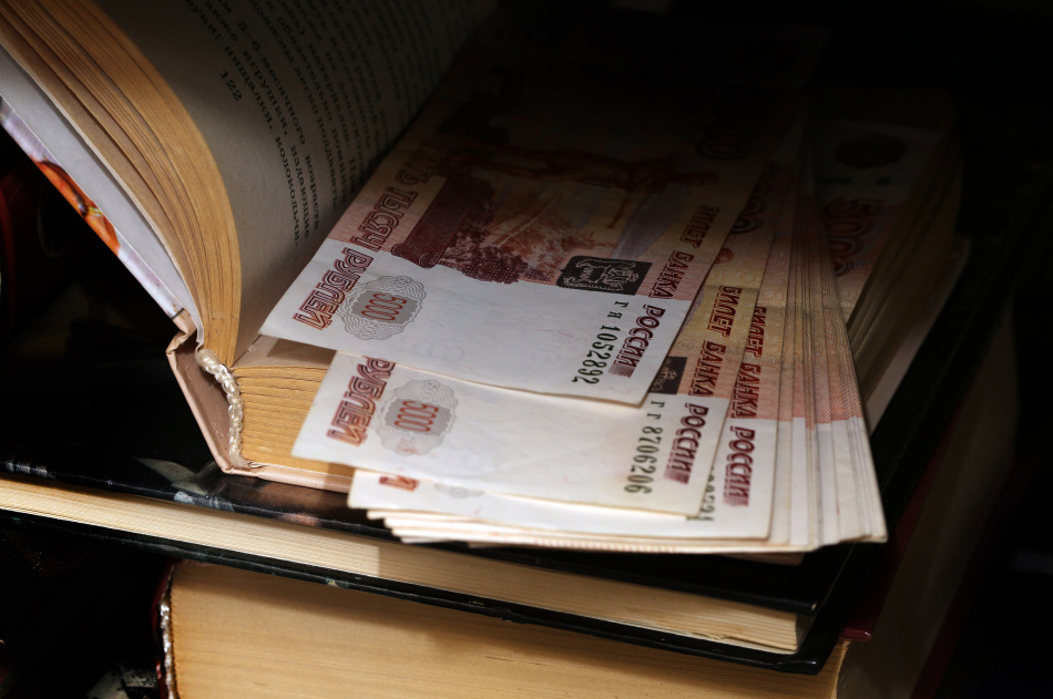 Глава отдела снабжения ЖКХ в Петербурге пойдет под суд за многомиллионные откаты