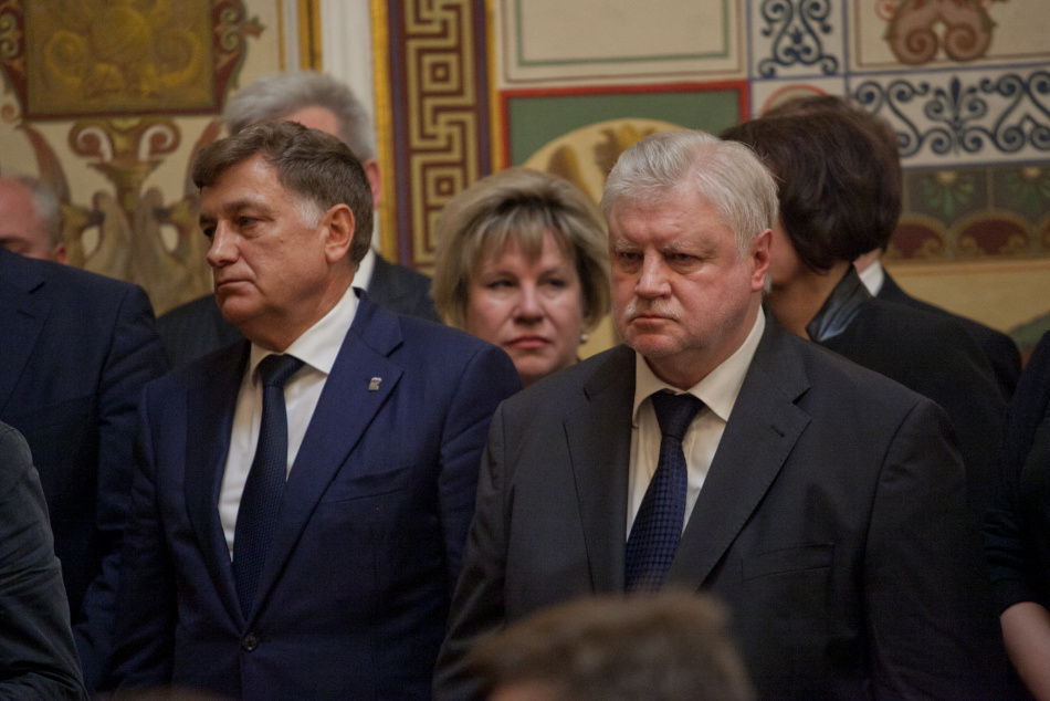 Сергей Миронов предложил выдворять мигрантов за неучастие детей в обучении