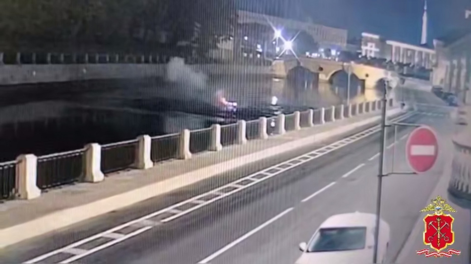 Водитель «Порше» после падения в Фонтанку стал фигурантом уголовного дела