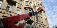 В Василеостровском районе спасатели потушили загоревшийся балкон