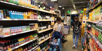 В России предложили маркировать чипсы и газировку как опасные продукты