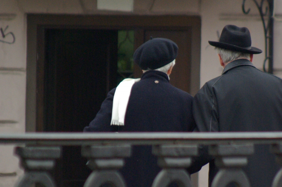 «На пенсию не собираюсь»: 105-летняя женщина отметила юбилей на рабочем месте