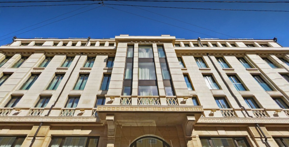 Суд рассматривает вопрос о признании недействительной продажи отеля SO в Петербурге