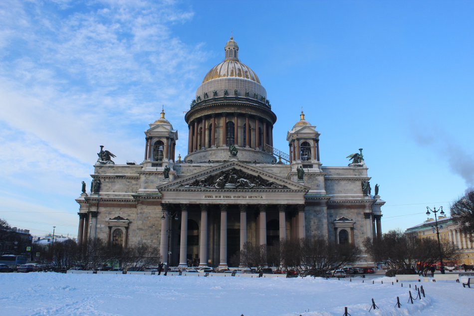 Москва и Санкт-Петербург стали лидерами среди зимних маршрутов для соло-путешественников