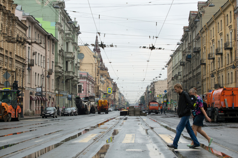 Шесть машин столкнулись ночью на Литейном проспекте Петербурга