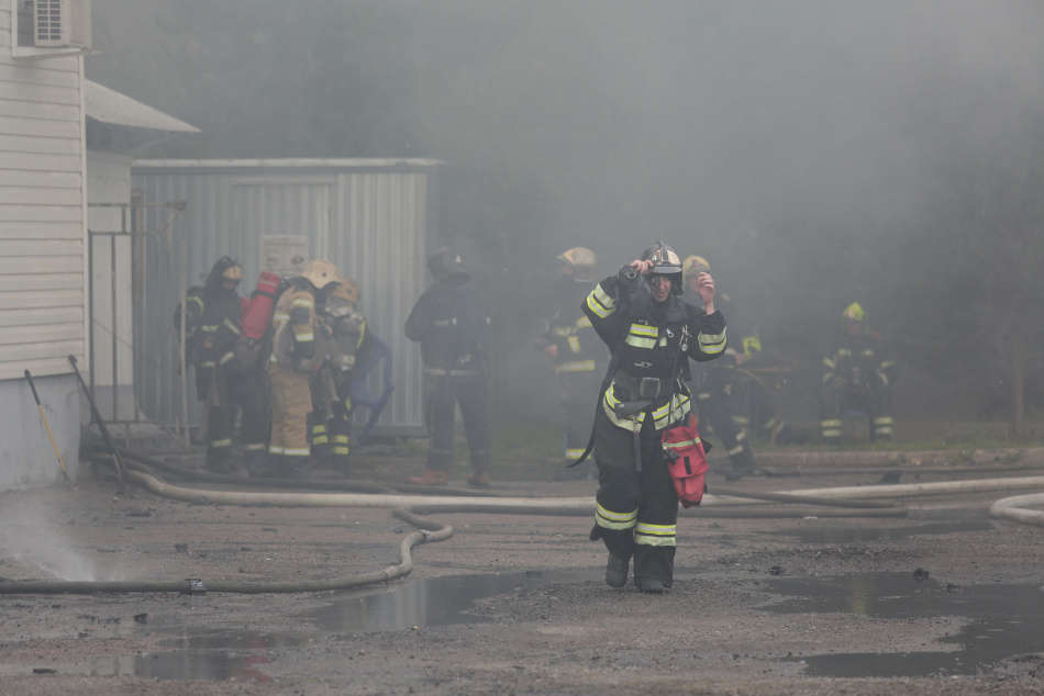 Два человека погибли при возгорании квартиры на проспекте Большевиков