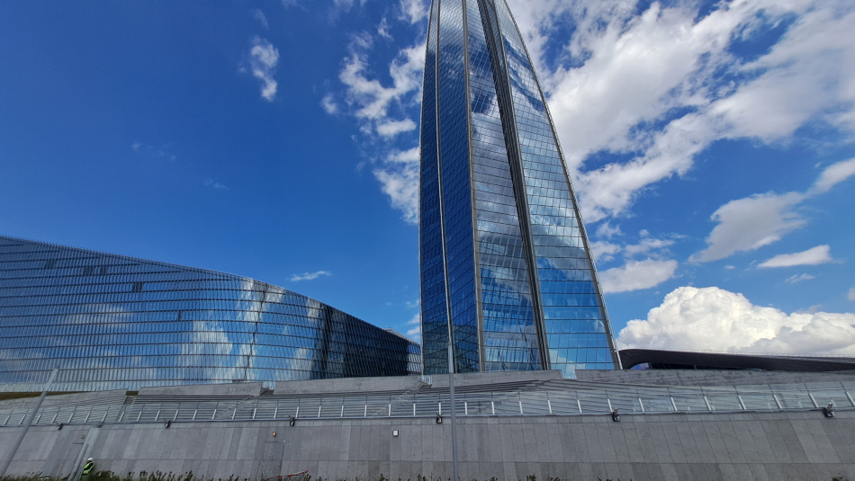 Автобусные маршруты у Лахта Центра изменились из-за переноса остановки